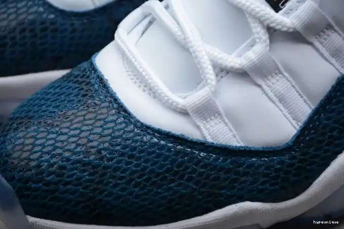 HYPE Air 11 Navy Jordan Blue CD6846-102 Snakeskin Low 0501